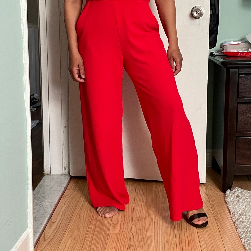 Red hot 💃🏽 - Picture 2 of 3